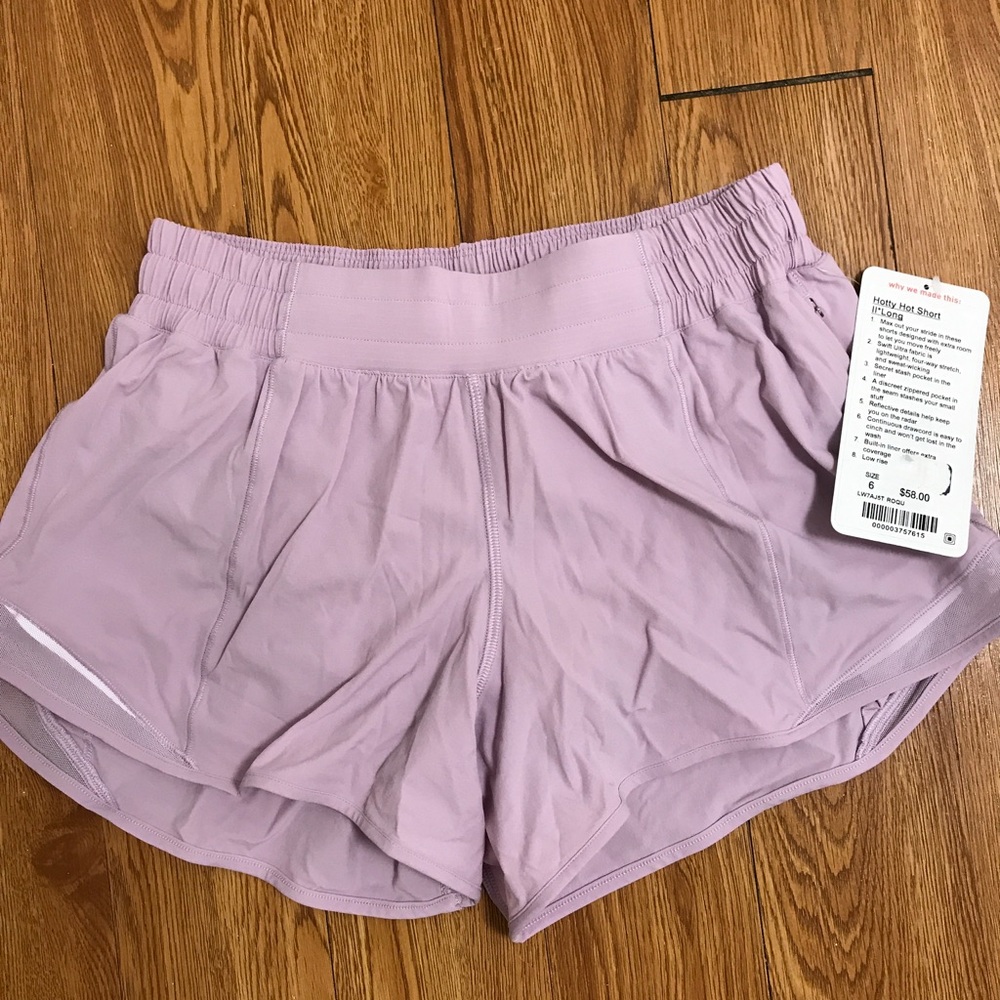 Sz 6 Lululemon Hotty Hot Short Long in pale pink
